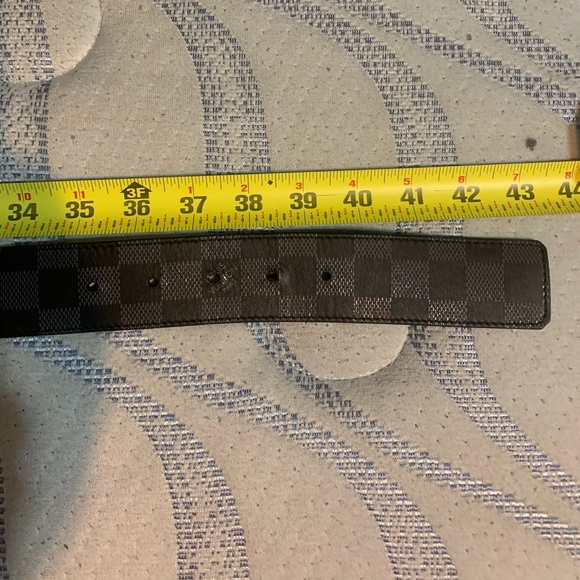 LOUIS VUITTON LV INITIALES 40MM REVERSIBLE BELT - Picture 5 of 9